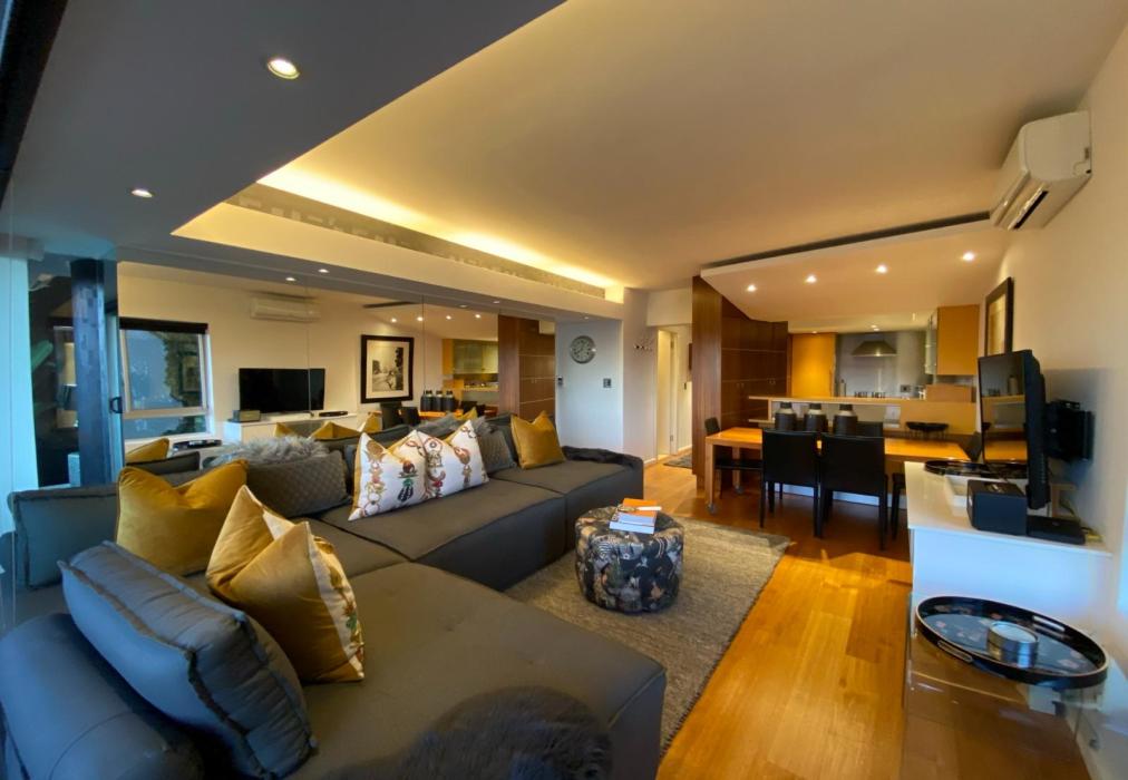 Clifton Beachfront Executive Apartment