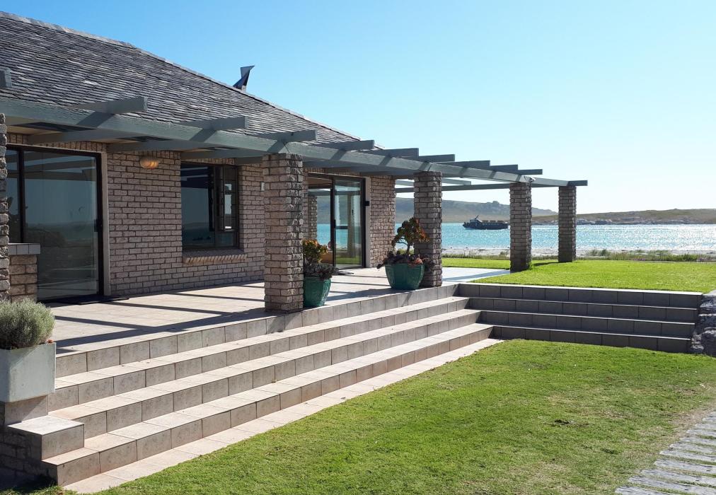 Waters Edge 2 Luxury Beach House