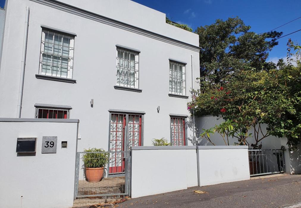 39 Dixon Street