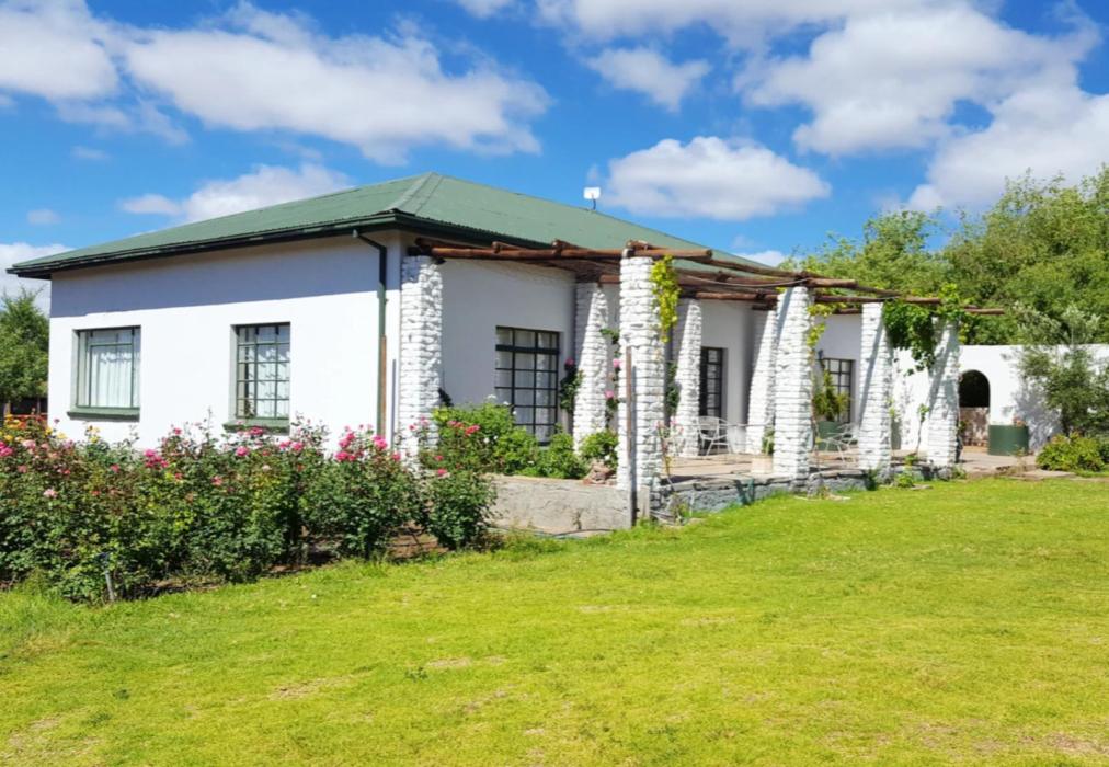 Klein by die Huis