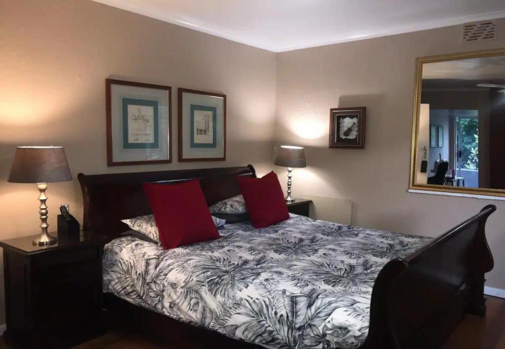 Condominium 5