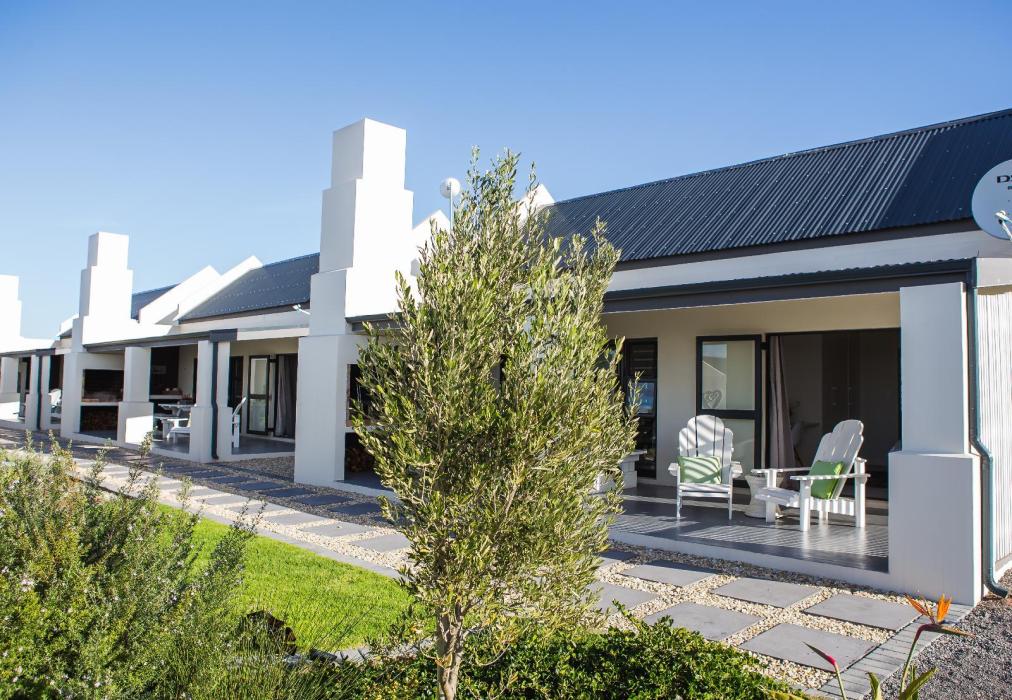 Three Feathers Cottages