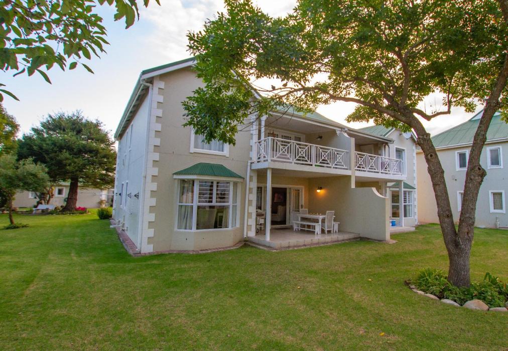 10 River Club Villa