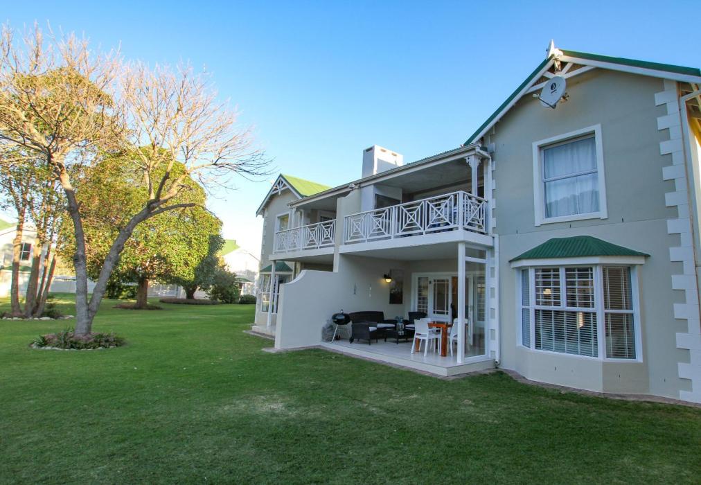 9 Riverclub Villa