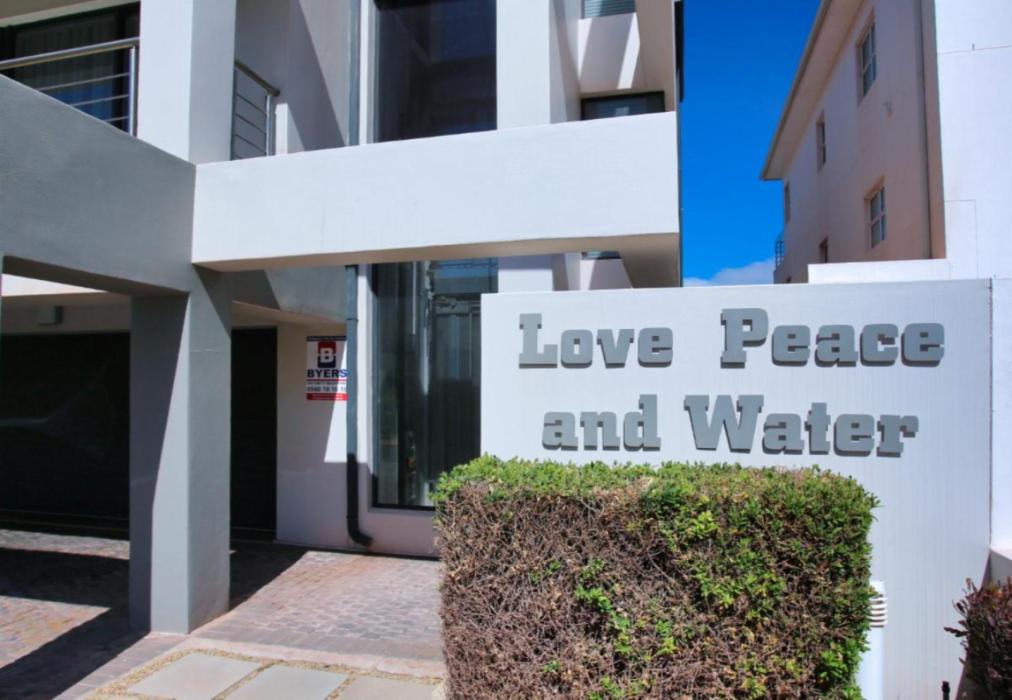 Love Peace Water Langebaan 8 Sleeper