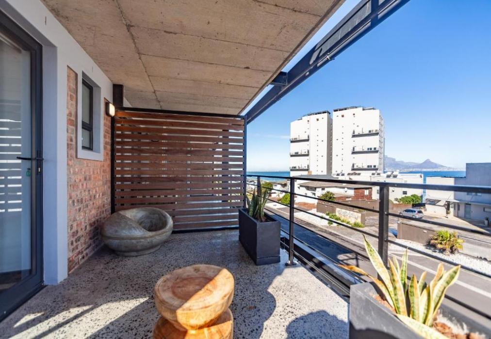 13 Manhattan Building  1 bedroom