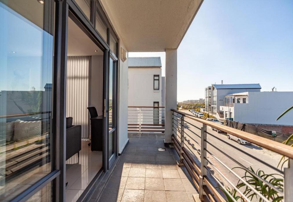 133 Eden on the Bay Studio